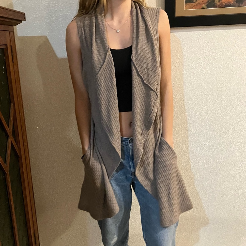 Tan long waffle weave vest Angl small